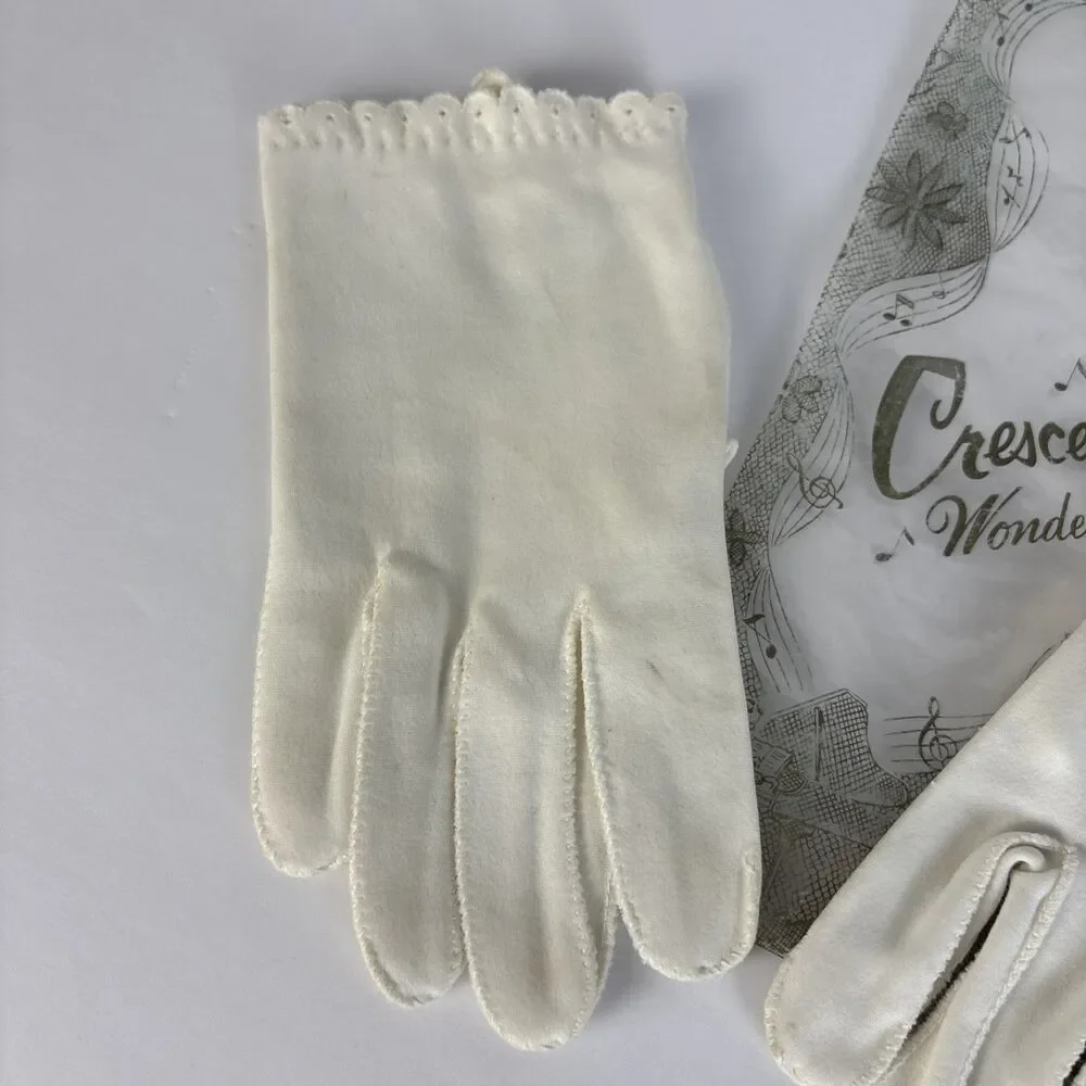 VTG Crescendoe Women's Gloves White Short Scalloped Eyelet Edge Size 7 1/2